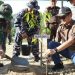 Wakil Wali Kota Gorontalo, Ryan Kono berharap kegiatan karya bakti penghijauan penanaman pohon di bantaran Sungai Bone, dalam rangka HUT ke-65 Kodam XII/Merdeka mampu meningkatkan kesadaran masyarakat, Selasa (6/6/2023). (Foto: Humas)