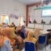 Kepala Dinas Kesehatan Provinsi Gorontalo, Anang Otoluwa melaksanakan sosialisasi terkait integrasi layanan primer untuk melakukan transformasi layanan kesehatan di Puskesmas Kota Utara, Senin (12/6/2023). (F: Putra/Gopos)
