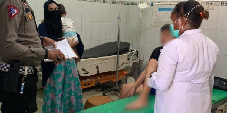 Salah seorang korban tabrakan di jalan Nani Wartabone, Kelurahan Limba U 1, Kecamatan Kota Selatan Kota Gorontalo pukul 14:00 WITA, Senin (12/6/2023).