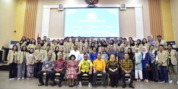 peserta KKN UNG & UGM di Banthayo Lo Yiladia, Kota Gorontalo, Senin (26/6/2023).