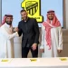 Karim Benzema (tengah) resmi berseragam klub Liga Arab Saudi atau Saudi Pro League, Al Ittihad. [Twitter/@ittihad_en]