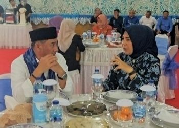 Pertemuan Bupati Bone Bolango Hamim Pou dan Wali Kota Kotamobagu Tatong Bara di Kota Kotamobagu, Jumat (16/6/2023).(Indra/gopos)