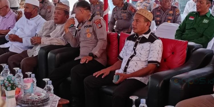 Anggota DPRD Kota Gorontalo Heriyanto Thalib saat menghadiri doa bersama di Masjid Hunto, Kecamatan Kota Selatan, Kota Gorontalo, Jumat (30/6/2023).