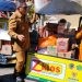Wali Kota Gorontalo, Marten Taha saat memberikan Bantuan Tambahan Modal Usaha Program Ekonomi Produktif (Z-Kios) kepada 70 Penerima manfaat Se-kota Gorontalo, Senin (12/6/2023). (F: Putra/Gopos)