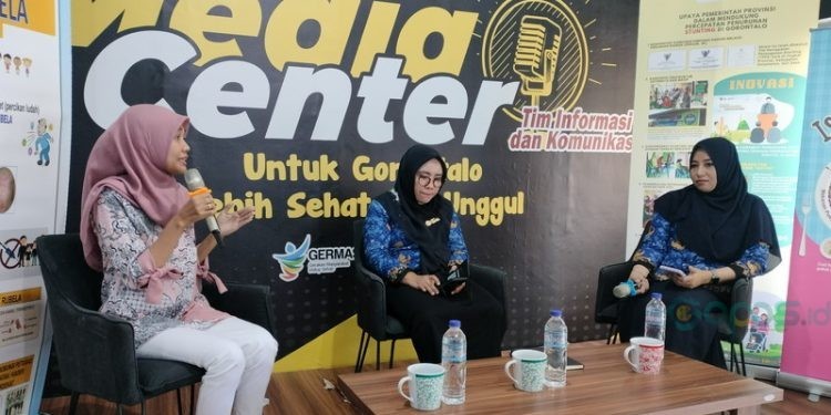 Pembahasan bincang sehat oleh Dinas Kesehatan Provinsi Gorontalo di Studio Dinas Kesehatan Provinsi Gorontalo, Senin (19/6/2023).
