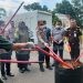 Sekertaris Daerah Kota Gorontalo, Ismail Madjid saat melaksanakan kegiatan pemusnahan barang bukti di Kejaksaan Negeri Kota Gorontalo, Kamis (22/6/2023).