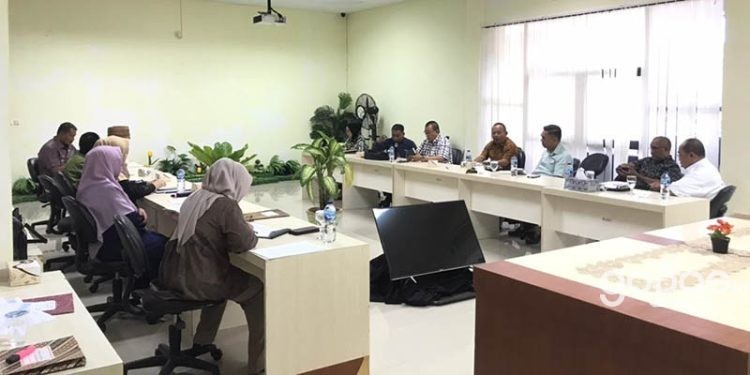 Rapat Komisi I Deprov Gorontalo bersama Dinas Perikanan dan Kelautan Provinsi Gorontalo, Kais (8/6/2023).(rama/gopos)