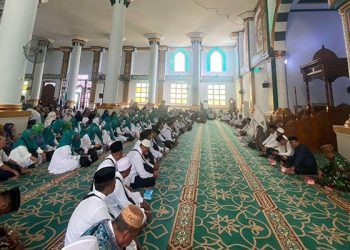 Sebanyak 69 jemaah calon haji diberikan arahan oleh Pemda Pohuwato, di Masjid Baiturrahim Pohuwato, Minggu 11/06/2023 (Yusuf/Gopos)