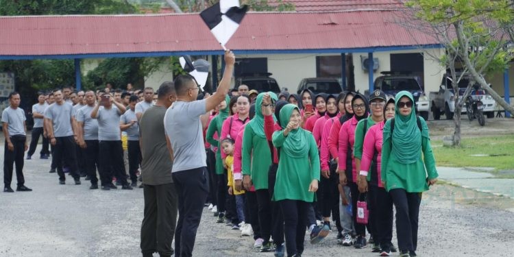 Kegiatan jalan sehat Polres Pohuwato dalam rangka HUT Bhayangkara ke 77.