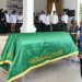 Penjabat Gubernur Gorontalo Ismail Pakaya menahan tangis saat melepas jenazah Sutan Rusdi, Kamis (1/6/2023).