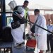 JCH Kloter 26 UPG menaiki bus di halaman Embarkasi Haji Antara Gorontalo untuk diberangkatkan ke Makassar dan selanjutnya ke Jeddah, Arab Saudi. Jumlah jemaah Kloter 26 sebanyak 393 orang. (Foto : Haris)