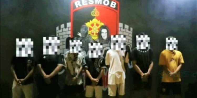 Inilah 7 dari 8 tersangka yang ditangkap Satgas TPPO Polda Gorontalo, Minggu (18/6/2023). Satu orang tersangka di antaranya ternyata masih di bawah umur.(f.ditreskrimum/istimewa)