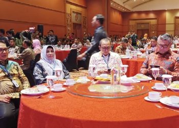 Wali Kota Gorontalo, Marten Taha saat menghadiri Afternoon coffe, Kompas collaboration forum - city leaders community - Apeksi Sinergi Ke 6 dengan tema Kepemimpinan Kota Menyongsong 2045 serangkaian HUT Apeksi Ke XXIII di Kota Palembang.