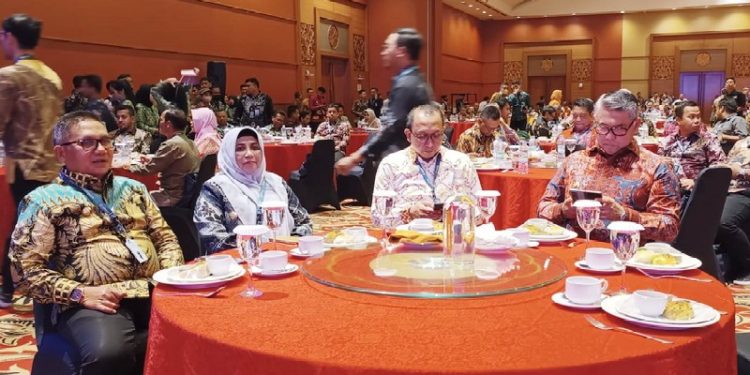Wali Kota Gorontalo, Marten Taha saat menghadiri Afternoon coffe, Kompas collaboration forum - city leaders community - Apeksi Sinergi Ke 6 dengan tema Kepemimpinan Kota Menyongsong 2045 serangkaian HUT Apeksi Ke XXIII di Kota Palembang.