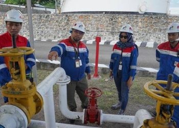 Peninjauan unit lokasi Pertamina yaitu Fuel Terminal (FT) Luwuk oleh Executive General Manager Pertamina Patra Niaga Erwin Dwiyanto beserta Tim Management (dok. Pertamina)