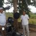 Anggota DPRD Provinsi Gorontalo, Kris Wartabone saat meninjau langsung pemanfaatan timbunan jalan di Desa Iloheluma (istimewa)