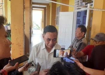 Anggota DPRD Provinsi Gorontalo AW Thalib usai meninjau kegiatan di SMA Negeri 8 Kota Gorontalo, Sabtu (8/7/2023).