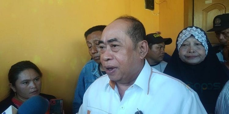 Anggota DPRD Provinsi Gorontalo Adhan Dambea.(f. yusuf/gopos)