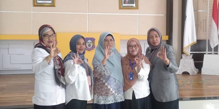 Ketua Tim Penggerak (TP) PKK Provinsi Gorontalo, Fima Agustina bersama jajaran BKKBN Provinsi Gorontalo, Rabu (12/7/2023) (muhajir/gopos)