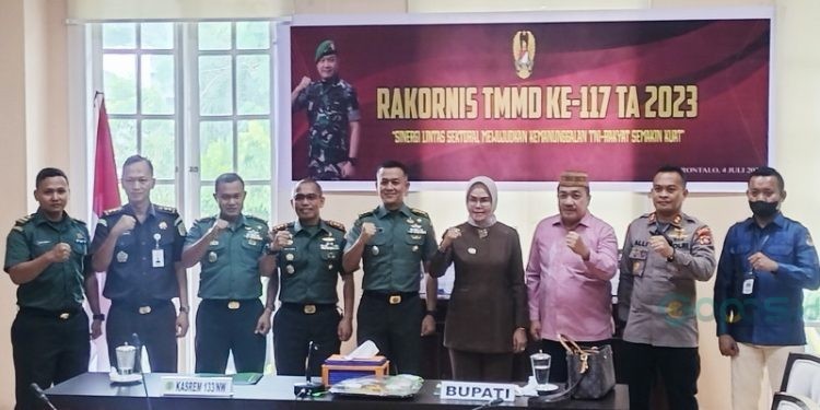 Rakornis TMMD ke-117 Tahun Anggaran 2023 di Ruang Rapat Pemerintah Daerah Kabupaten Bone Bolango, Selasa (4/7/2023).