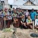 Krida Bina Lingkungan Sehat Saka Bakti Husada ajari pengelolaan sampah dan cuci tangan pakai sabun disalah satu rumah masyarakat di Kecamatan Duhiadaa, Kabupaten Pohuwato, Ahad (16/7/2023). (F: Putra/Gopos)
