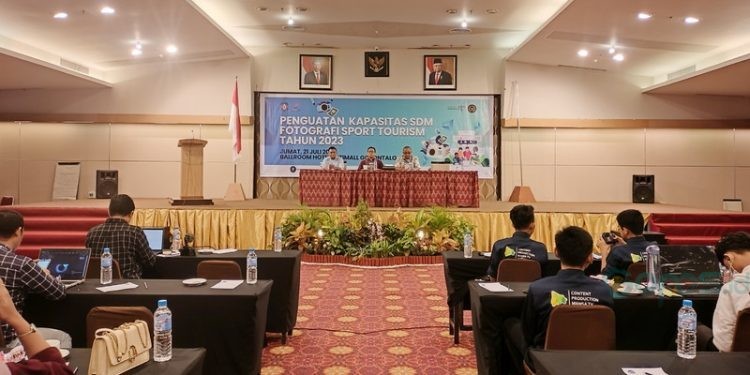Dinas Pariwisata Provinsi Gorontalo menguatkan kapasitas Sumber Daya Manusia (SDM) fotografi sport tourism tahun 2023 di Hotel Citymall Gorontalo, Jumat (21/7/2023).