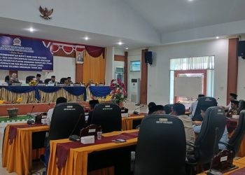 Pengumuman Pemberhentian Bupati Bone Bolango Masa Jabatan 2021-2026 dan Penyampaian Rancangan Kebijakan Umum Anggaran (KUA) Prioritas Pelaporan Anggaran Sementara (PPAS) Kabupaten Bone Bolango Tahun Anggaran 2024, Selasa (25/7/2023). (Putra/Gopos)
