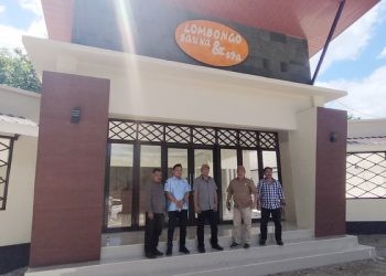 Anggota DPRD Bone Bolango, Dapil Suwawa saat melaksanakan reses di Wisata Lombongo, Kamis (26/7/2023). (F: putra/Gopos)