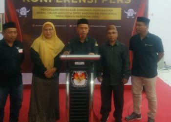 KPU Pohuwato menyampaikan keterangan pers terkait penyampaian berkas perbaikan bacaleg oleh partai politik.