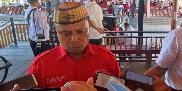 Sekretaris Kabupaten Gorontalo, Roni Sampir