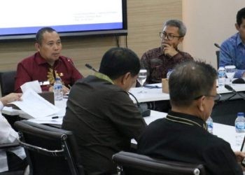 Pemerintah Provinsi Gorontalo bersama Institut Pertanian Bogor (IPB) saat membahas peluang untuk Perluasan Kesempatan Kerja Berbasis Kawasan, Rabu (5/3/2023). Foto – Isam