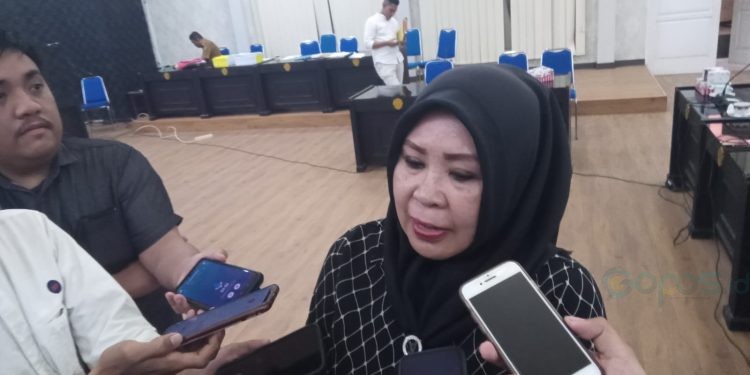 Anggota DPRD Kota Gorontalo Tien Mobiliu.(f. Rama/gopos)
