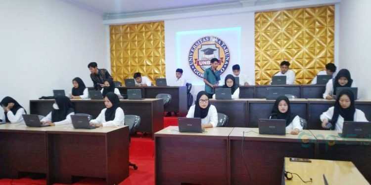 Calon mahasiswa baru UNBITA Gorontalo menginkuti tahapan seleksi CBT, Jumat (7/7/2023) (dok. unbita)