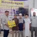 Penyerahan keuntungan dari Warkop dan Carwash Amal oleh PJ Bupati boalemo Sherman Moridu kepada anak-anak panti asuhan dan pondok pesantren Al Islam, Ahad (9/8/2023) (istimewa)