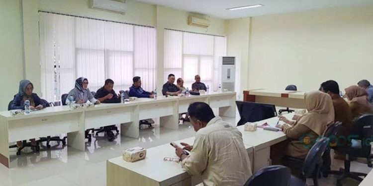 Rapat koordinasi Komisi I Deprov Gorontalo bersama OPD terkait yang membahas mengenai beberapa persoalan pemerintahan, Selasa (18/7/2023) (muhajir/gopos)