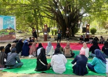 Temu Lintas Komunitas se-Gorontalo 'Mopodunggaya wau Moporame' di Taman Menara Limboto (dok. OL)