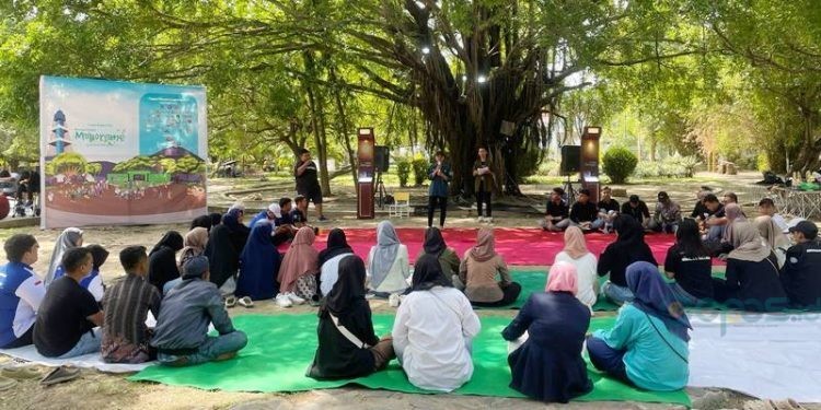 Temu Lintas Komunitas se-Gorontalo 'Mopodunggaya wau Moporame' di Taman Menara Limboto (dok. OL)