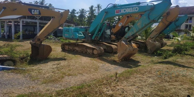 Barang bukti empat alat berat Jenis excavator saat diamankan Polres Pohuwato. (Yusuf/Gopos)