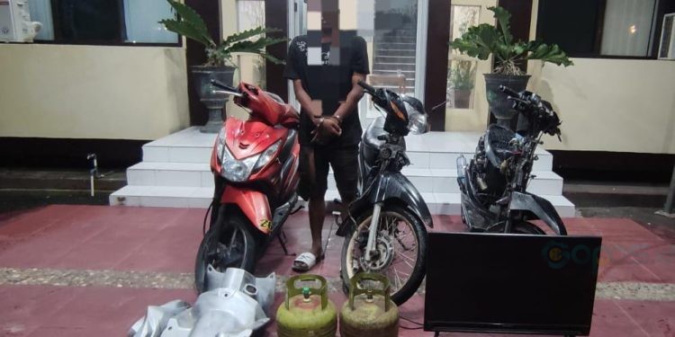 RHK saat diringkus polisi bersama barang bukti.(humaspolresta)