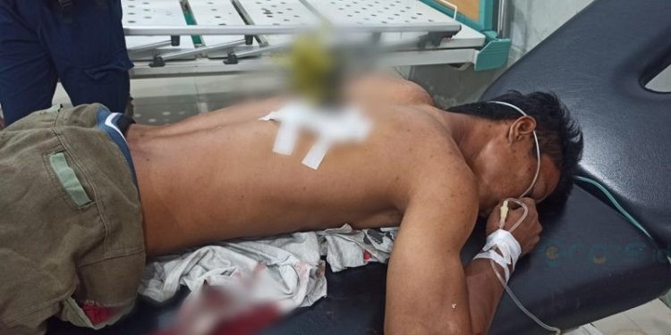 MM (35) korban panah wayer di Marisa saat dirawat di rumah sakit. (istimewa)