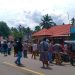 Warga saat mendatangi Polsek Mananggu untuk meminta keadilan, Selasa (18/7/2023).