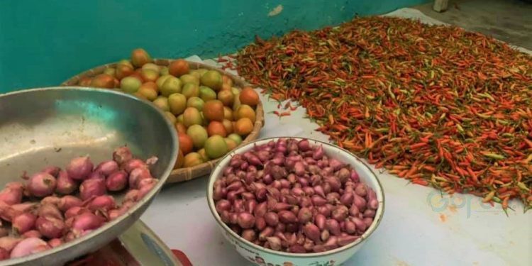 Harga tomat menjadi komoditas penyumbang inflasi tertinggi di Kota Gorontalo pada bulan Juni 2023. (f. istimewa)