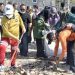 Walikota Gorontalo bersama masyarakat ikut berpartisipasi membersihkan sampah di pesisir pantai indah pohe, Ahad pagi (13/8/2023).
