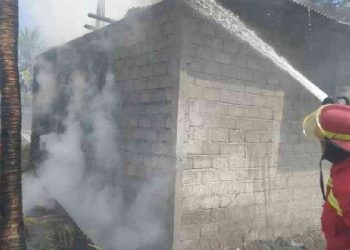 Kebakaran kembali terjadi di Kota Gorontalo, kali ini sebuah gudang pertanian berhasil dilalap si jago merah, Kamis (24/8/2023).