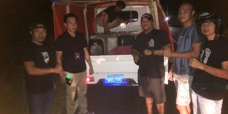 Penangkapan Barang Bukti Sebanyak 650 Liter Cap Tikus, yang di Pimpin Kasat Narkoba, Renly H Turangan, Rabu malam 02/08/2023 (Istimewa)