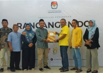 KPU Pohuwato menerima DCS Partai Golkar, Jumat malam (11/8/2023). (Yusuf/Gopos)