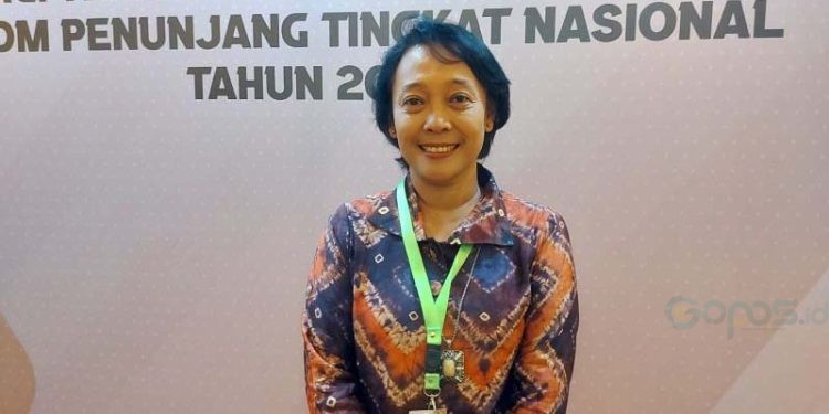 Dokter Sri Haryati di podium Penganugerahan Tenaga Kesehatan Teladan 2023 di Jakarta, Selasa (15/8/2023). ANTARA/Andi Firdaus