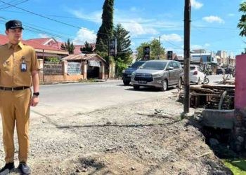 Wakil Walikota Gorontalo, Ryan Kono berharap kepada pelaksana pekerjaan Nani Wartabone untuk segera merampungkan proyek tersebut. 