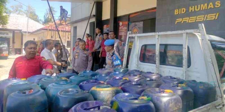 Kepolisian Daerah (Polda) Gorontalo membongkar penyelundupan Bahan Bakar Minyak (BBM) jenis solar.