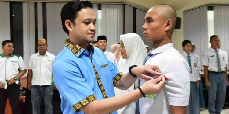 Wali Kota Gorontalo, Ryan Kono saat mengahdiri Pembukaan Pemusatan Pendidikan Dan Pelatihan Calon Pasukan Pengibar Bendera Pusaka (PASKIBRAKA) Kota Gorontalo Tahun 2023, Jumat (5/8/2023).